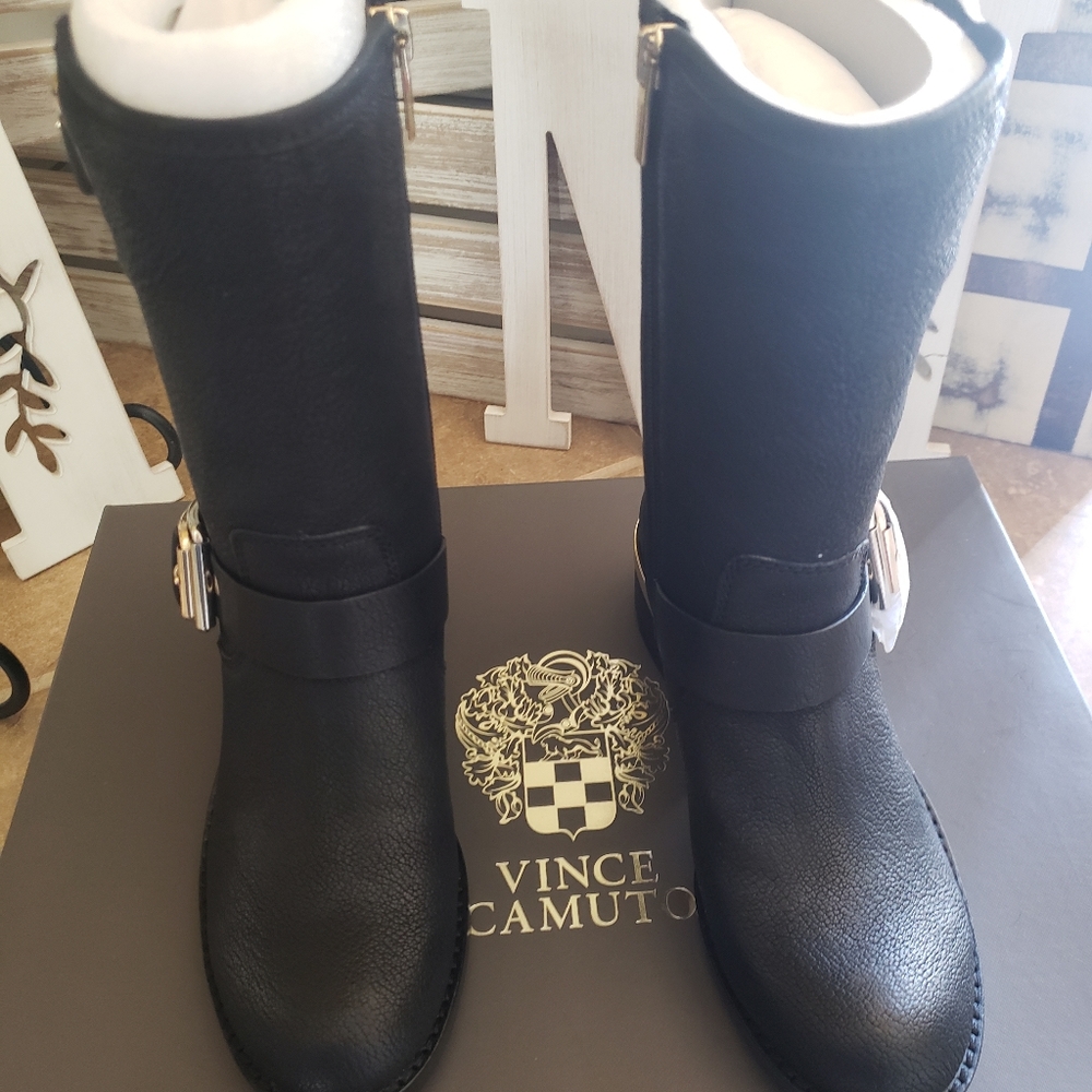 Vince Camuto shoet boots-NEW